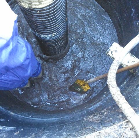 In order to desludge a Biolytix system it the internal layers need to be removed and cleaned before reaching the sludge for manual removal.
