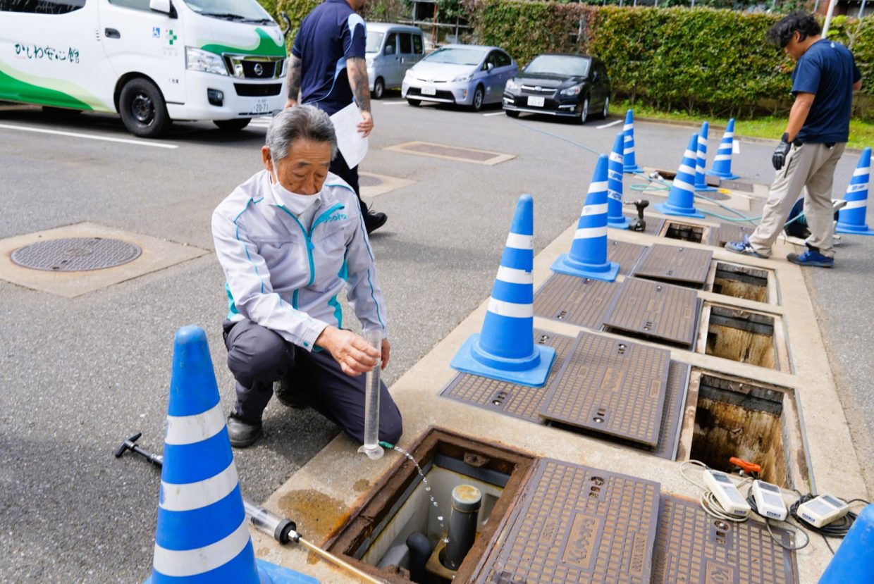 Our team further their technical knowledge under the expert tutorage of a Kubota technician.