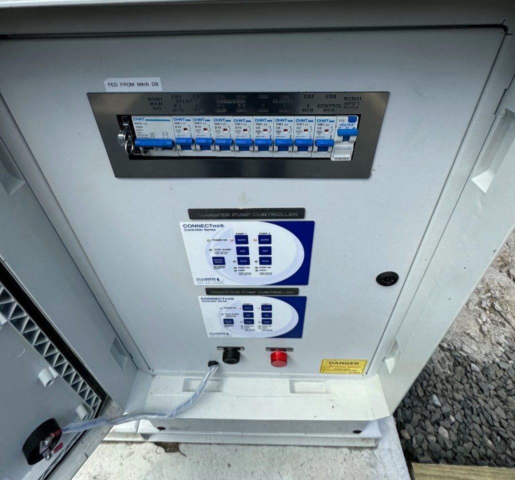 The CONNECTmi controller enhances monitoring with data logging, alarms, while TELEmi provides reliable, 24-hour remote monitoring of system operations.
